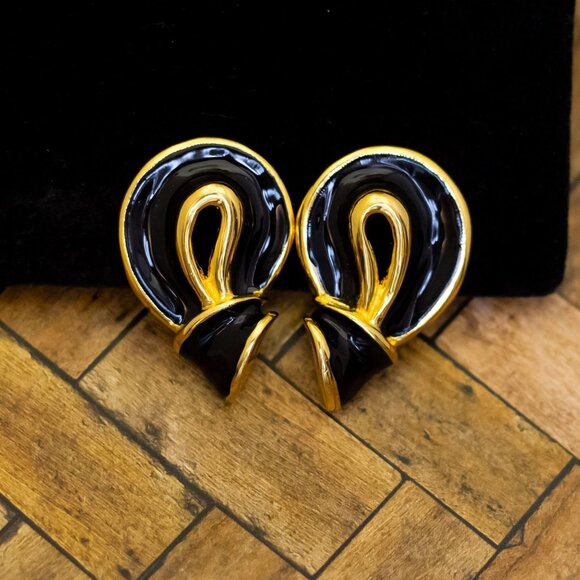 Vintage Black Oval Snake Gold Tone Clip On Earrings | H34 - Picture 1 of 3